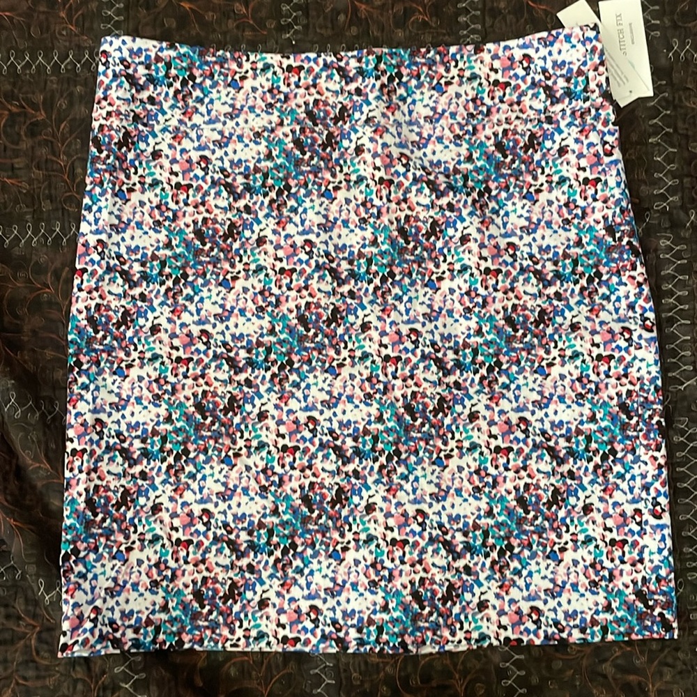 Stretchy printed pencil skirt